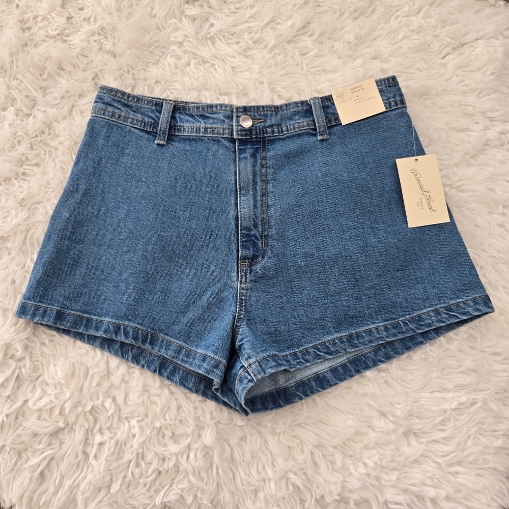Universal Thread SAILOR SHORTS 2.5" INSEAM. HIGH RISE. FITTED HIP, SLIM LEG. Siz